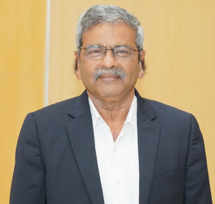 Trade urges district copy