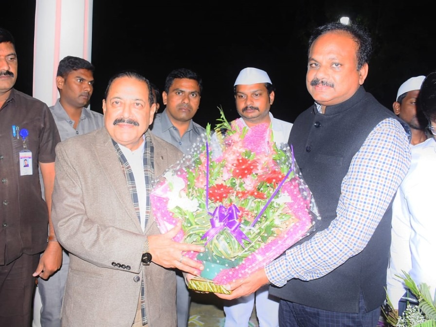 Central Minister lauds copy
